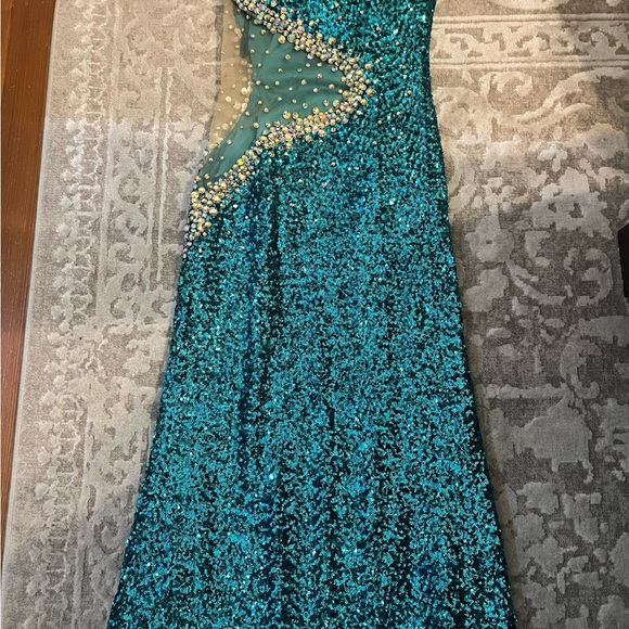 Gorgeous holiday La Femme Sequin One-shoulder, full length dress - Picture 6 of 16